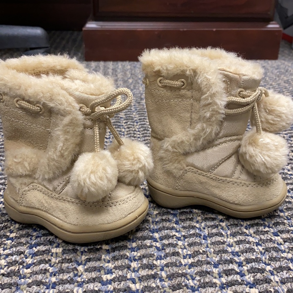Cute Infant Size 1 Boots - Picture 2 of 5